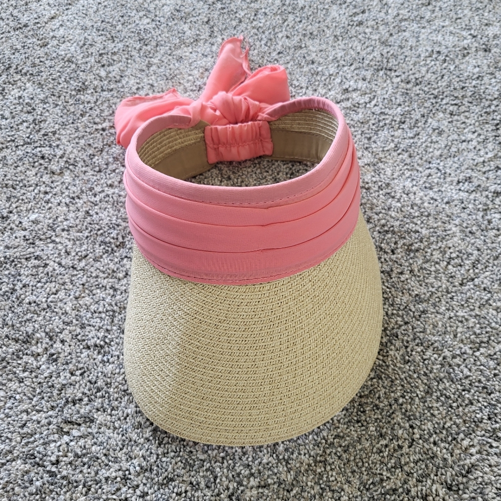 Lady's golf visor